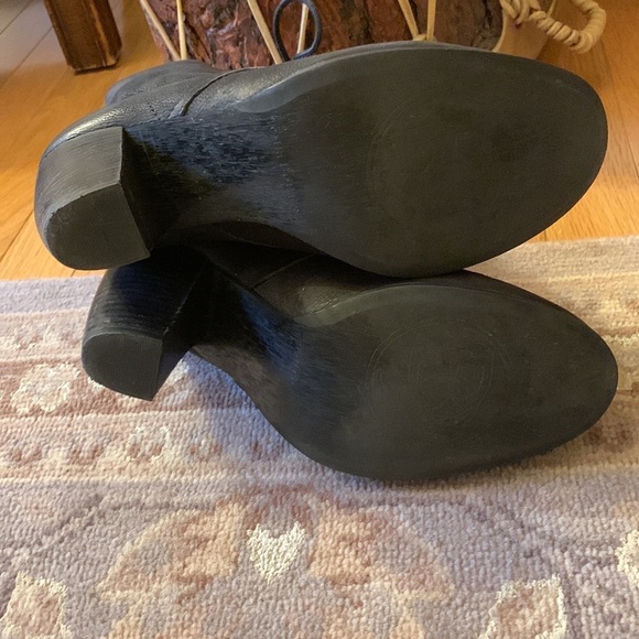 Boutique 9. Leather Lace Up Ankle Booties with Faux Fur lining size 9 - Picture 15 of 15